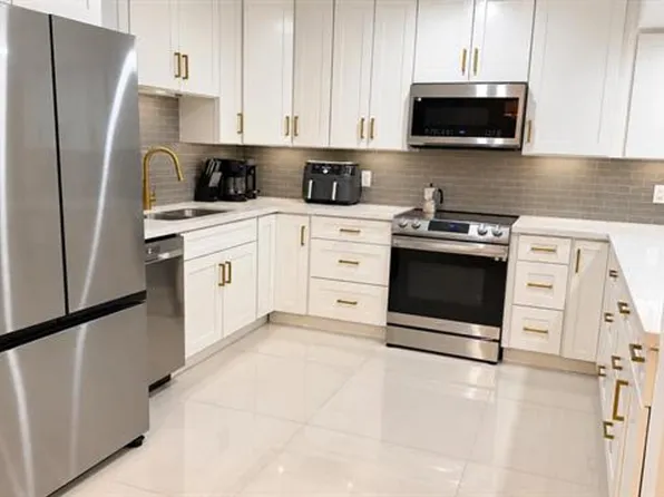 1811 N Hiatus Rd #1811, Hollywood, FL 33026
