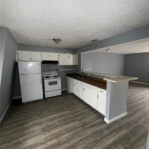 10850 Shiloh Rd — Photo 2