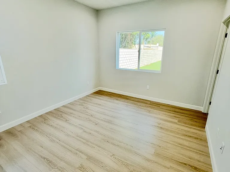 13714 Kenmore Ave #A — Photo 9