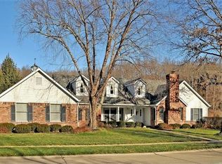 16223 Lone Cabin Dr, Chesterfield, MO 63005