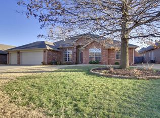 904 Sandia Cir, Edmond, OK 73012
