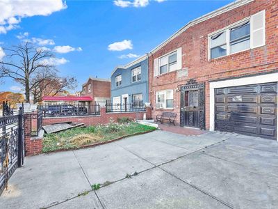 93-12 Ditmars Boulevard, Flushing, NY, 11369