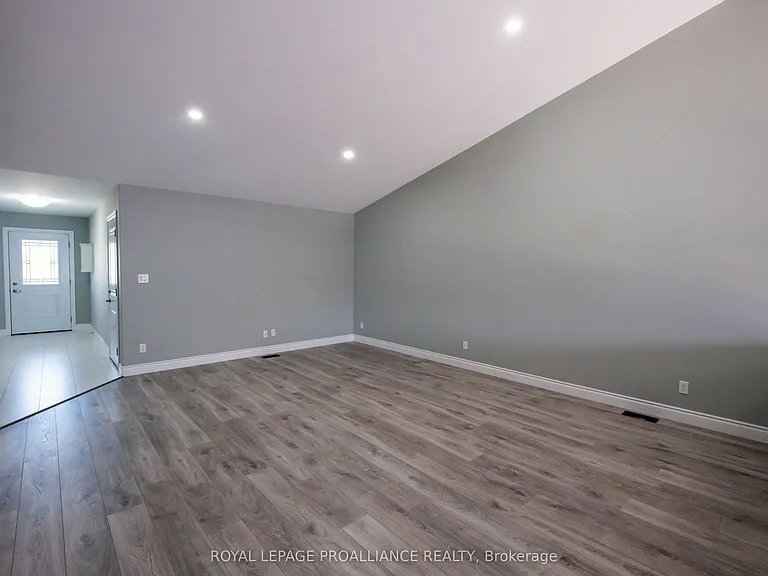 22 Stirling Cres — Photo 16