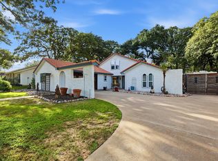 913 Harwood Ter, Bedford, TX 76021