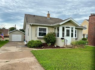 421 Dunreath Dr NE, Cedar Rapids, IA 52402