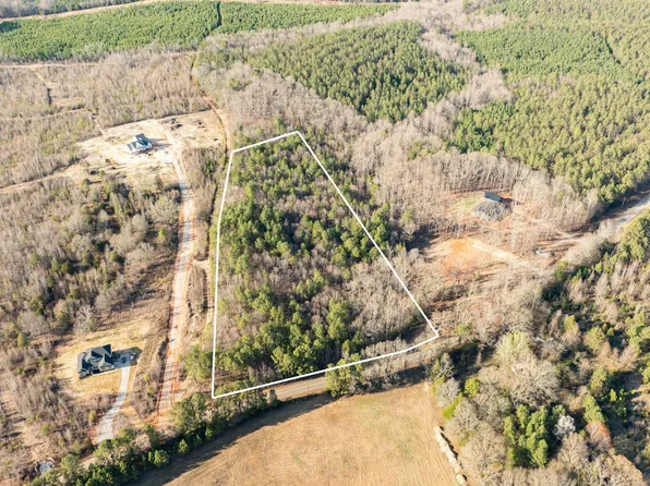 1620 Stewart Rd, Woodruff, SC 29388