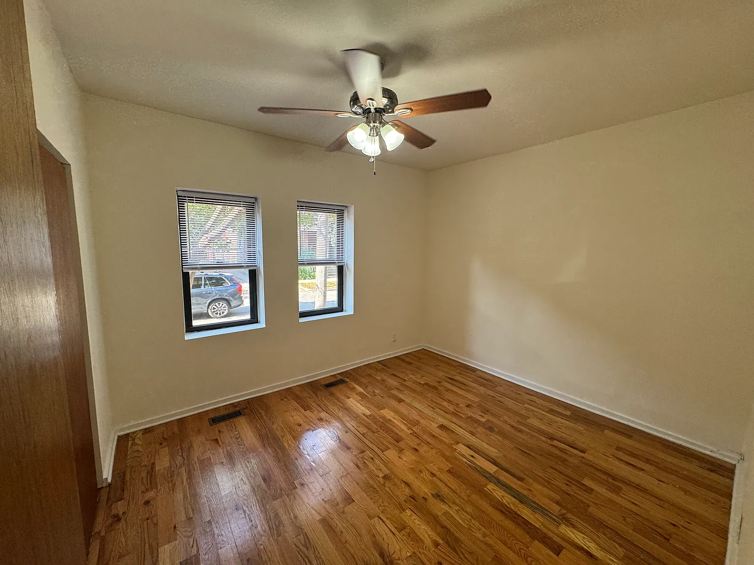 2 bed, $2,400 — Photo 4
