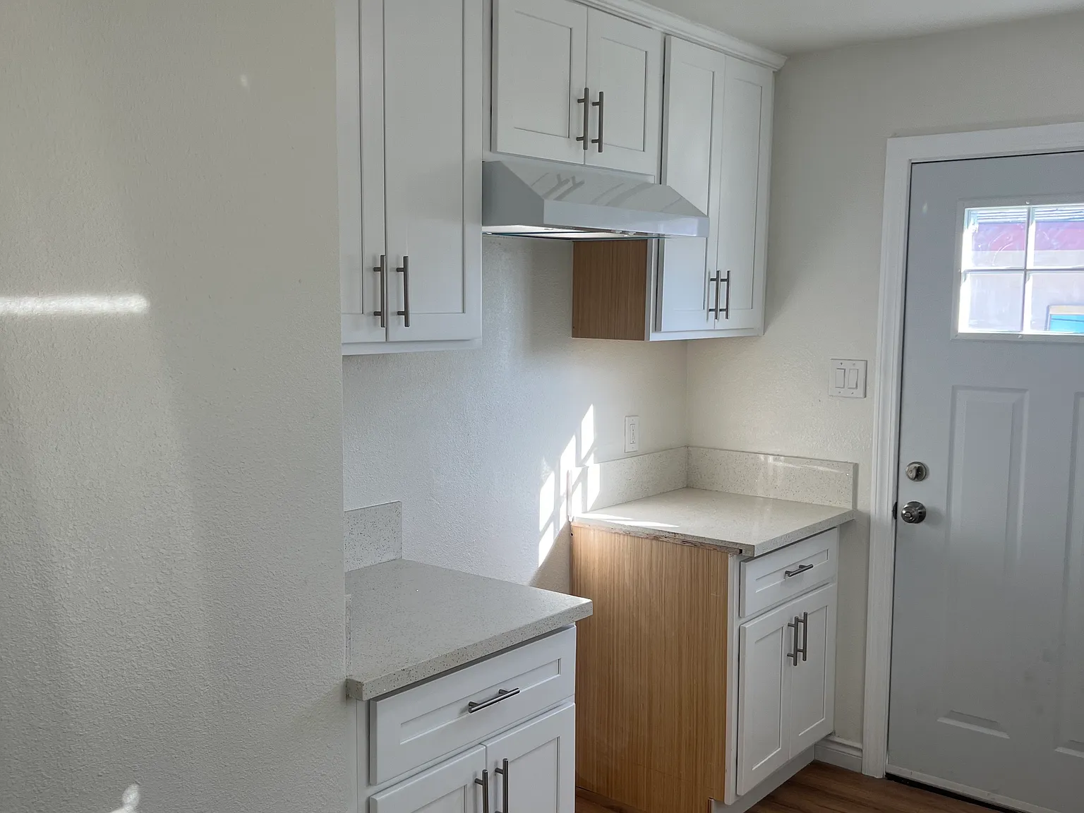 9327 Myron St — Photo 2