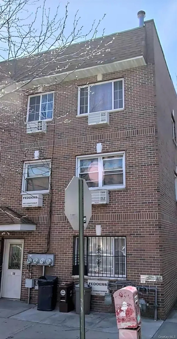 330 Herzl St photo 1