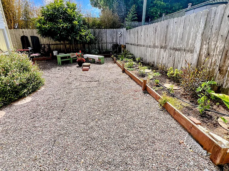 446 Tulare Ave — Photo 3