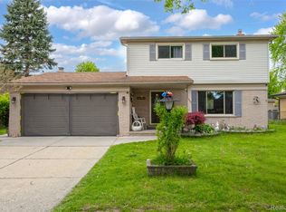 30615 Scrivo Dr, Warren, MI 48092