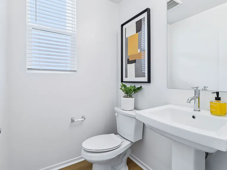 Axis at Millenia Townhomes — Photo 20