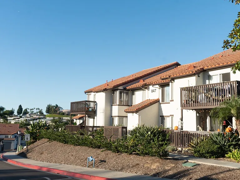 Viewpoint Luxury Apartments — Photo 15