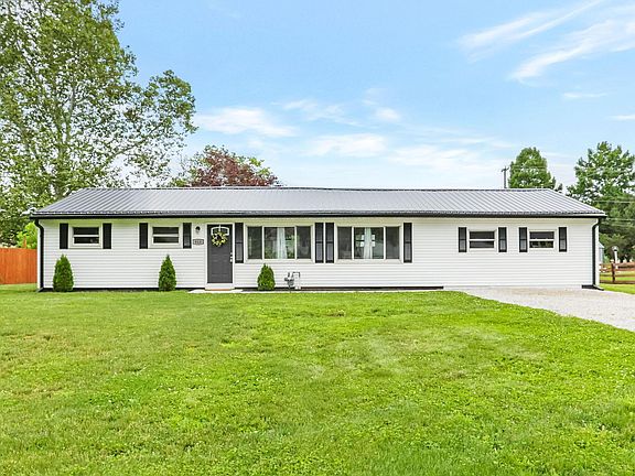 2nd image of 916 Fieldson Dr
