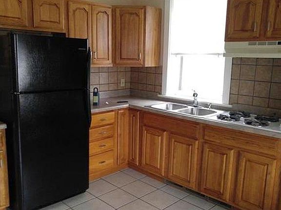 3rd image of 4867 Goethe Ave