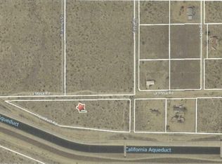 5695 La Mesa Rd, Phelan, CA 92371