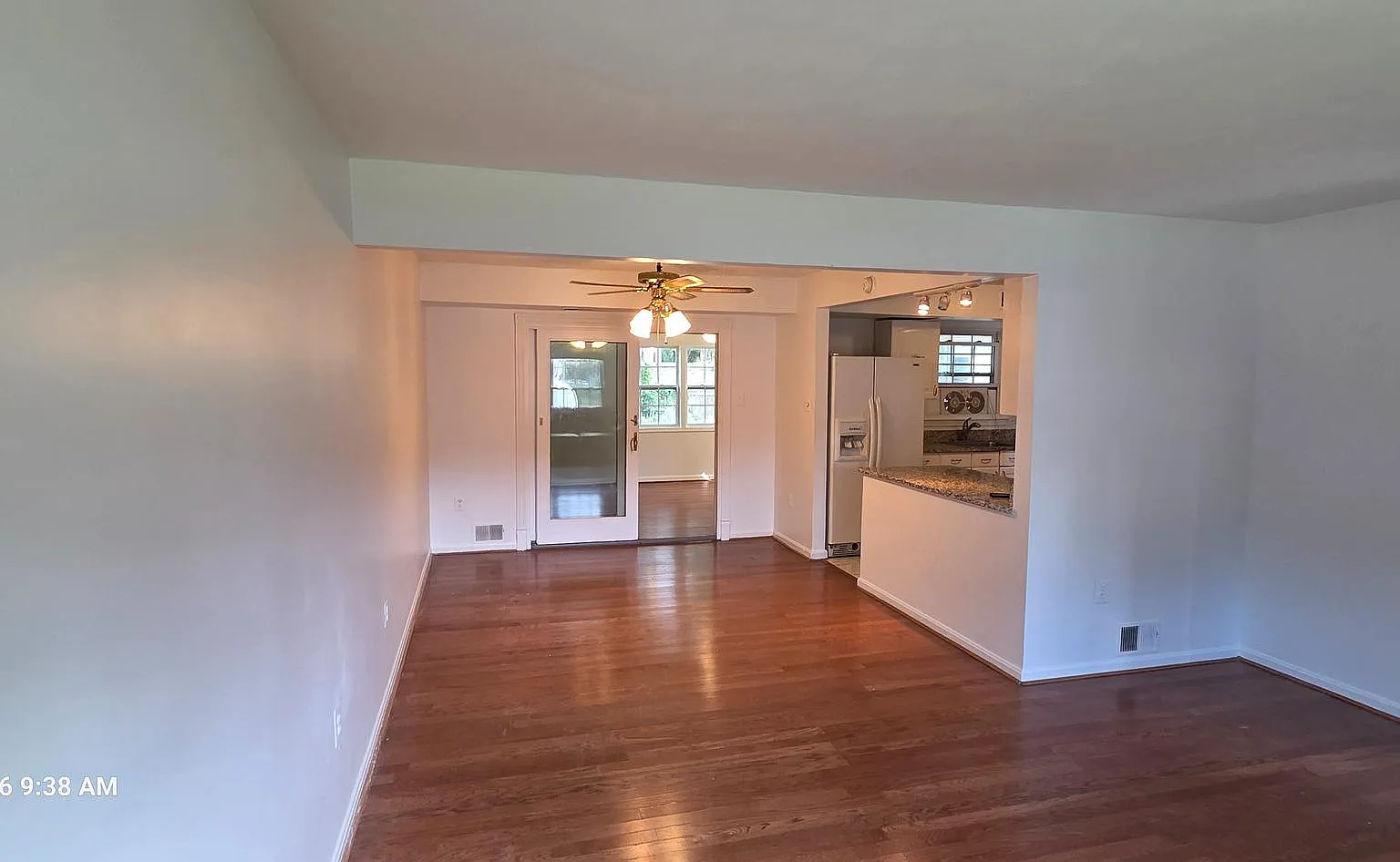 4 bed, 2.5 bath, 2052 sqft, $3,500 — Photo 4