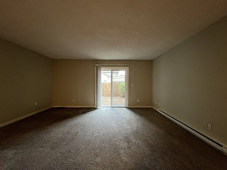 15827 NE Glisan St #5 — Photo 9