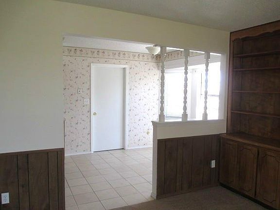 5th image of 5104 Seguin Ct