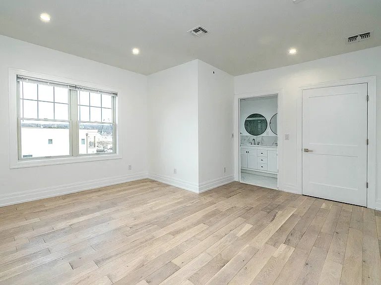 22 Sagamore Hill Dr — Photo 43