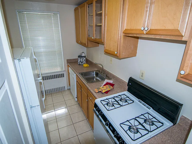 Steward Tower Apartments — Photo 58