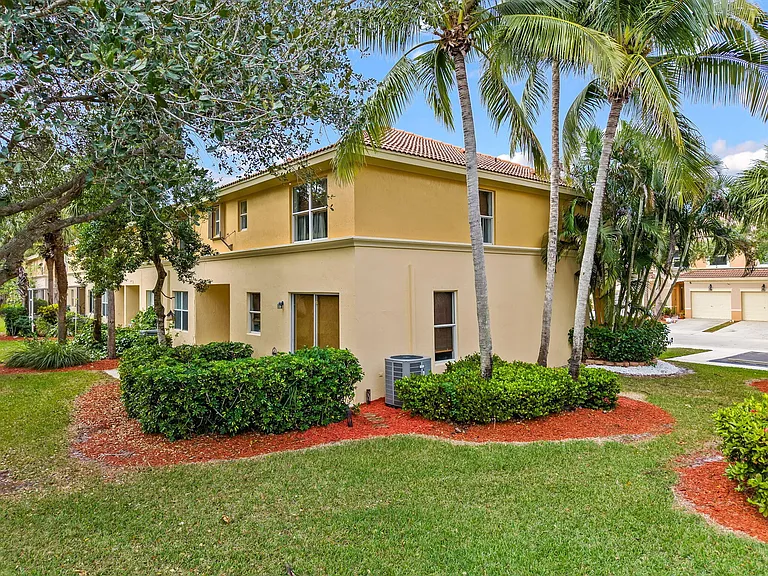123 Wakulla Springs Way — Photo 5