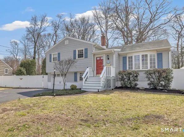 52 Robin Lane, Fairfield, CT 06824