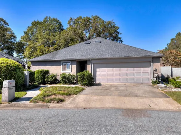 2206 Graystone Dr, Sumter, SC 29150