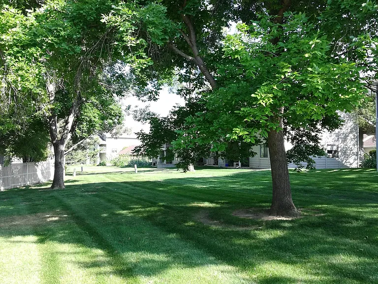 3500 Rolling Green Dr #J40 — Photo 4