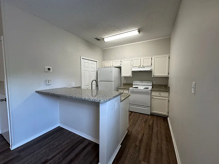 501 E Burgess Rd #F12 — Photo 4