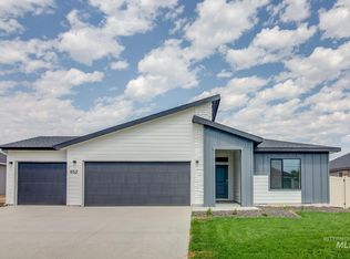 405 Chalcedony Ave, Caldwell, ID 83605