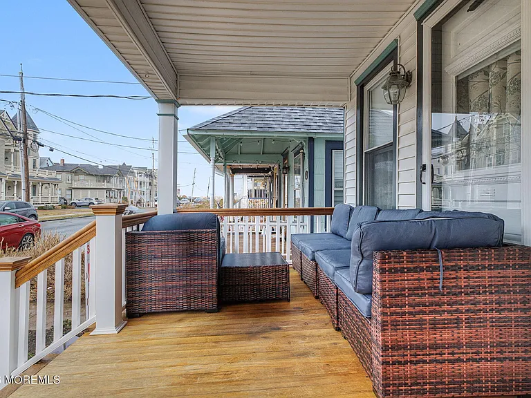 26 Heck Ave — Photo 7