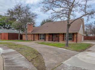 1944 Valley Oaks Ct, Irving, TX 75061