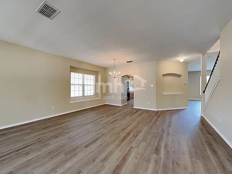 23007 Airedale Ln — Photo 5