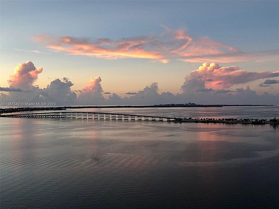 Spectacular Bay views any time of the day