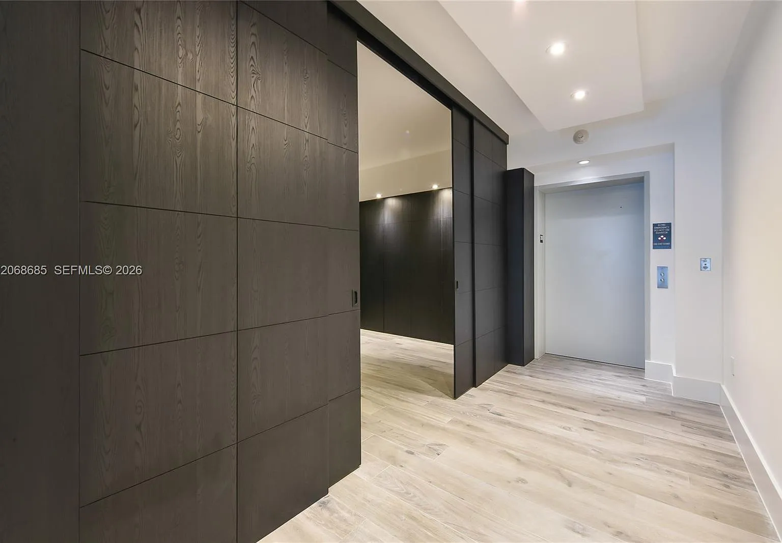 1010 Brickell Condo — Photo 2