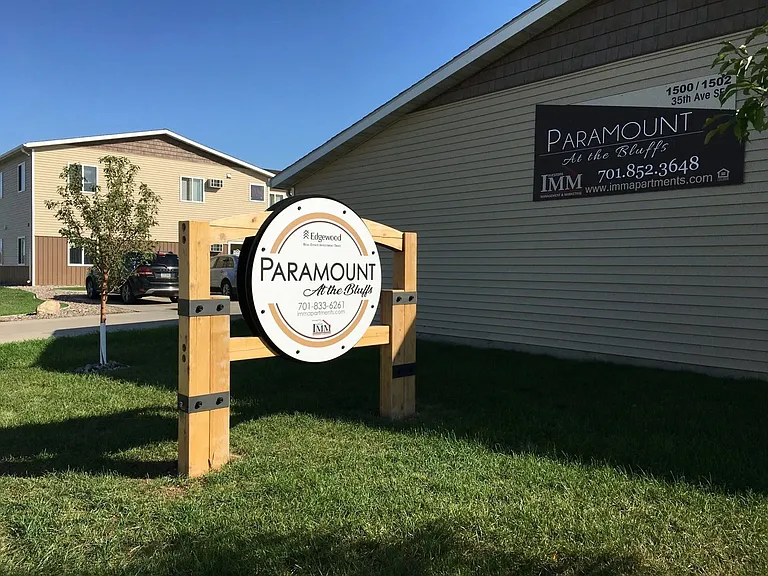 Paramount at the Bluffs Apartments — Photo 19