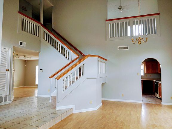 3rd image of 1613 Plaza Chica Way