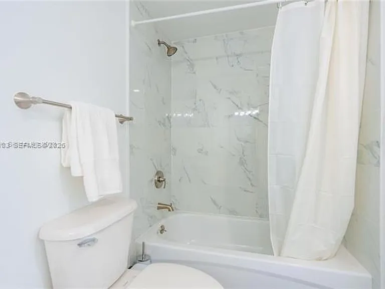1750 N Bayshore Dr #2401 — Photo 21