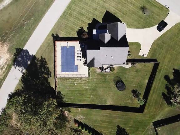 2nd image of 59 Blackberry Hill Cir