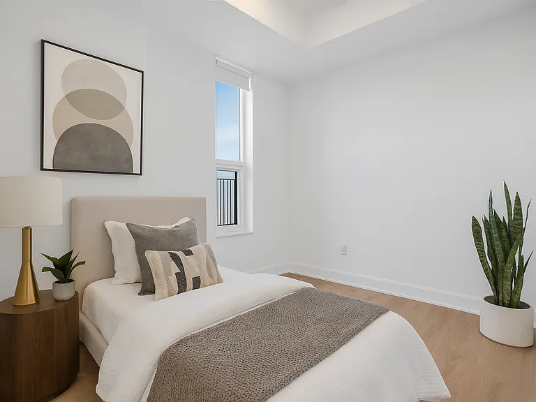 3240 William Coltson Ave — Photo 98