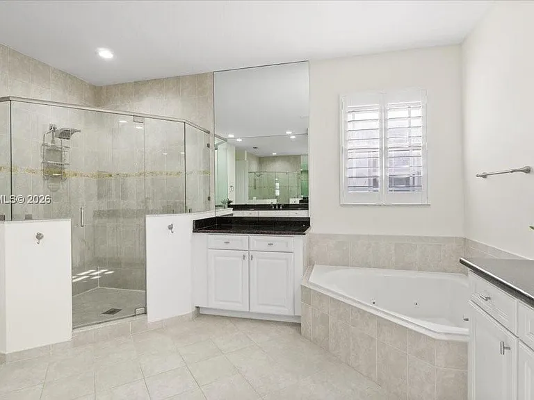 8610 Lakeside Bnd — Photo 12