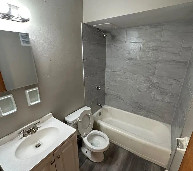 7708 W National Ave 16 unit