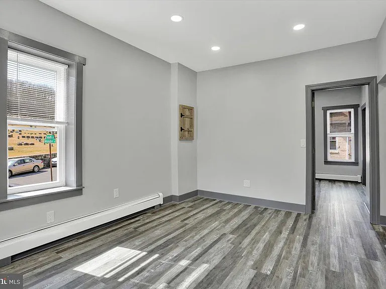 553 Wunder St #2 — Photo 8