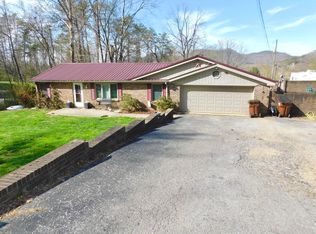 2035 Doe Creek Rd, Irvine, KY 40336