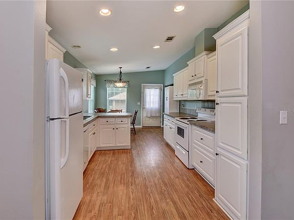 5th image of 1419 1st Ave
