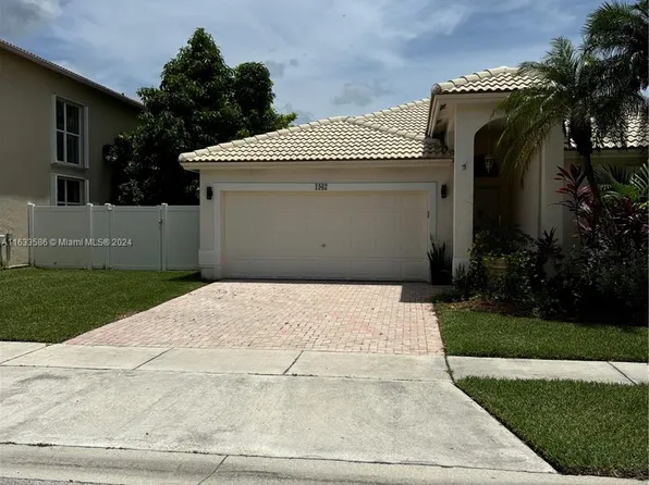1967 NW 170th Ter, Pembroke Pines, FL 33028
