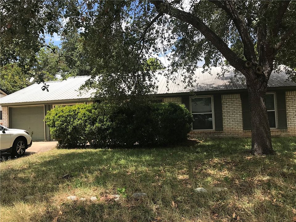 1st image of 410 Thistlewood Dr