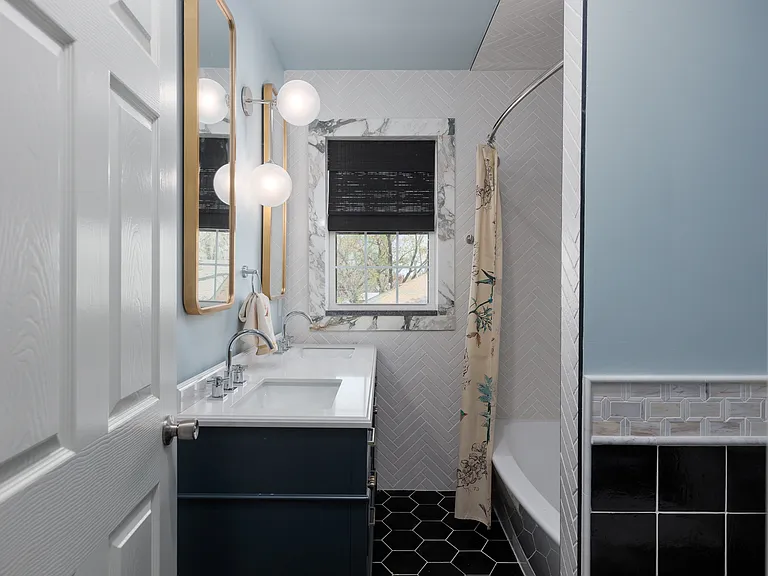 2501 NW 12th St #4 — Photo 9