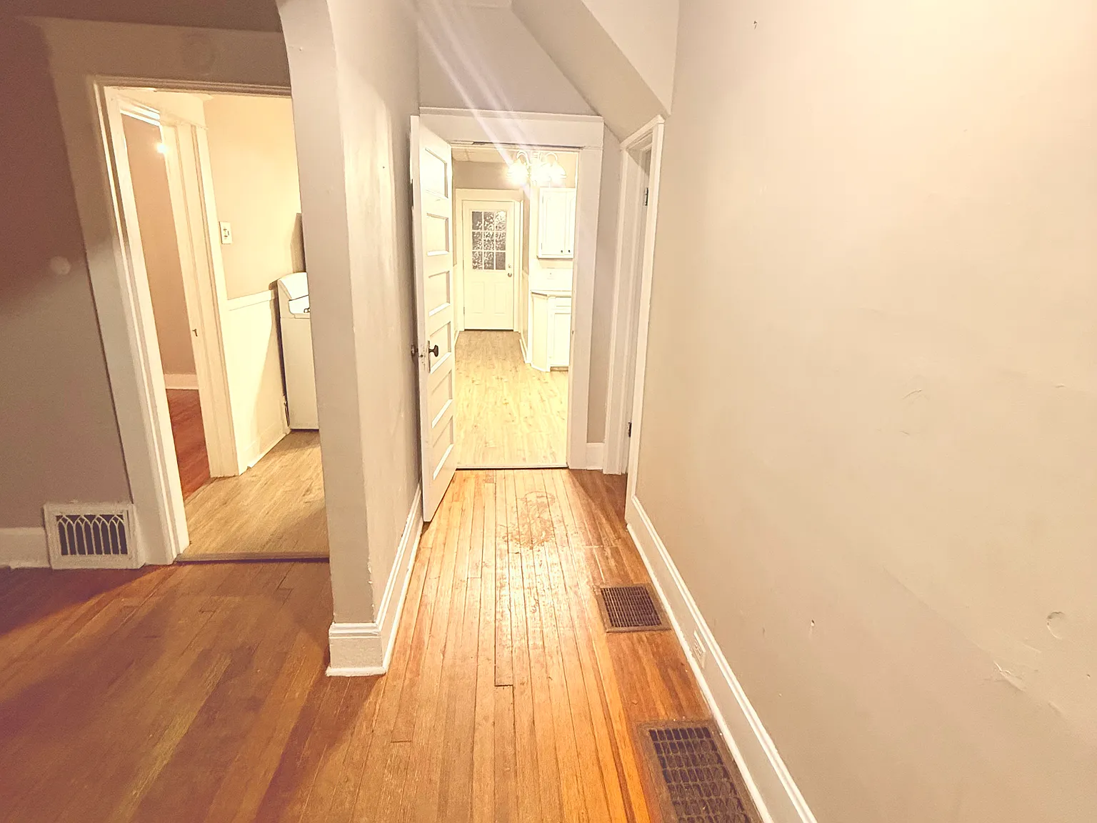2 bed, 1600 sqft, $1,600 — Photo 3